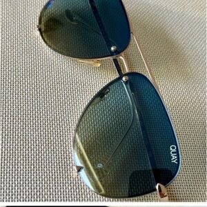 Quay blue lenses and gold framed aviators perfect condition.